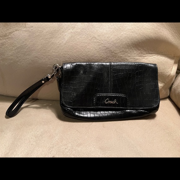 Coach black leather wristlet in excellent condition - Picture 3 of 14